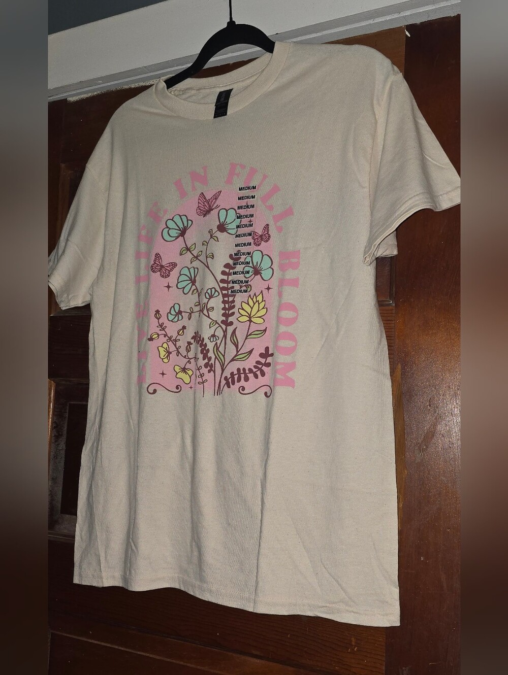 Gildan: Live Life At Full Bloom Graphic Tee